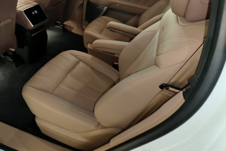 Used ONVO Luxeed L90 2025 Model—Max Six-Seater Version Left Rear Seat