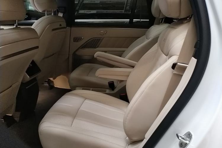 Used ONVO Luxeed L90 2025 Model—Max Six-Seater Version Left Rear Seat