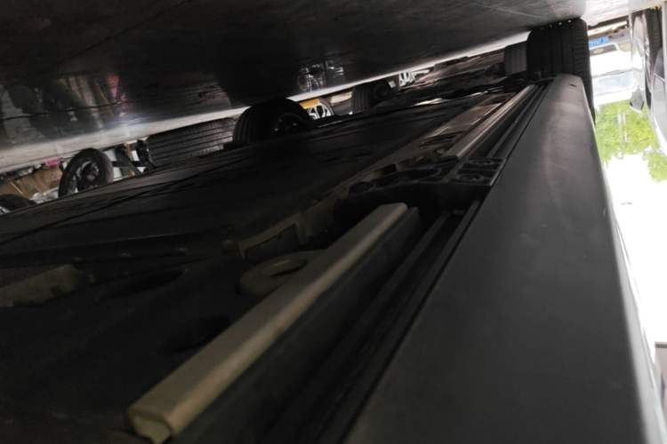 Used ONVO Luxeed L90 2025 Model—Ultra Six-Seater Version Left Side Sill