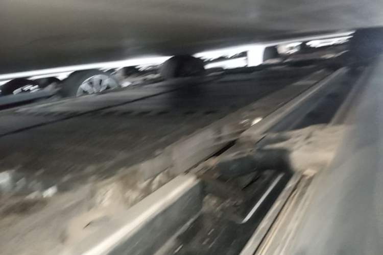 Used ONVO Luxeed L90 2025 Model—Max Six-Seater Version Left Side Sill