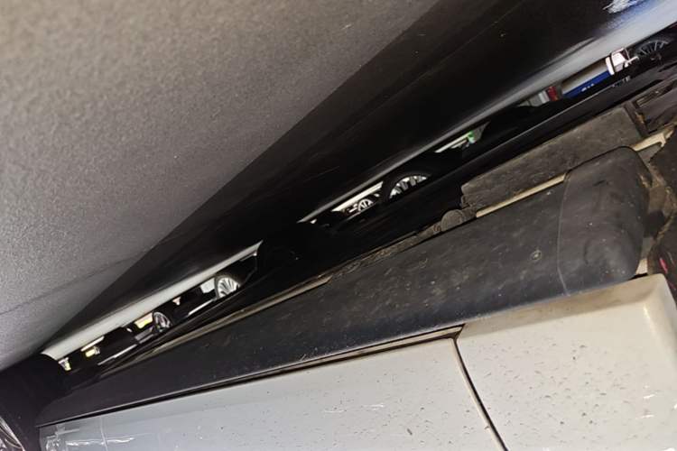 Used ONVO Luxeed L90 2025 Model Ultra Six-Seater 60-degree Battery Edition Left Side Sill