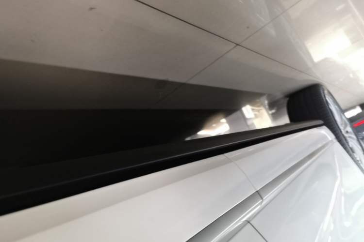 Used ONVO Luxeed L90 2025 Model Ultra Six-Seater 60-degree Battery Edition Left Side Sill