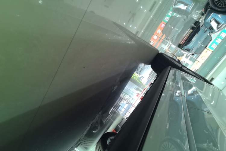 Used ONVO Luxeed L90 2025 Model—Pro Six-Seater Version Left Side Sill