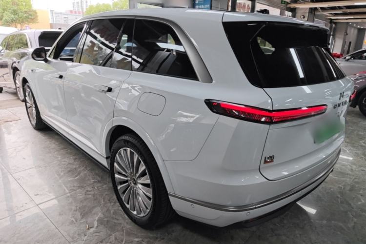 Used ONVO Luxeed L90 2025 Model—Ultra Six-Seater Version Rear Left 45 Deg