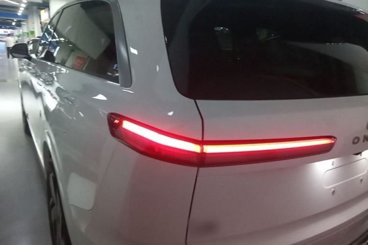 Used ONVO Luxeed L90 2025 Model—Max Six-Seater Version Rear Left 45 Deg