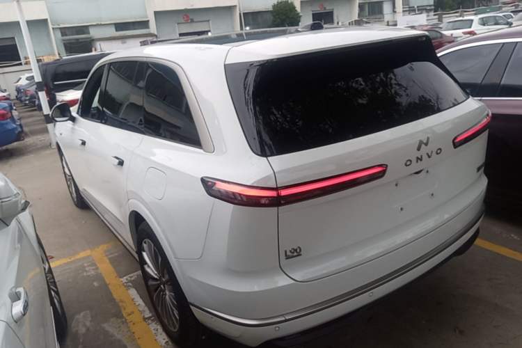Used ONVO Luxeed L90 2025 Model—Max Six-Seater Version Rear Left 45 Deg