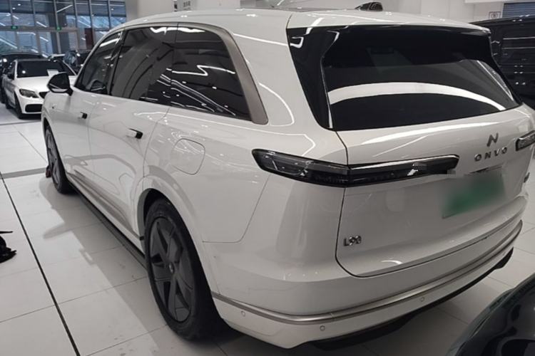 Used ONVO Luxeed L90 2025 Model—Max Six-Seater Version Rear Left 45 Deg