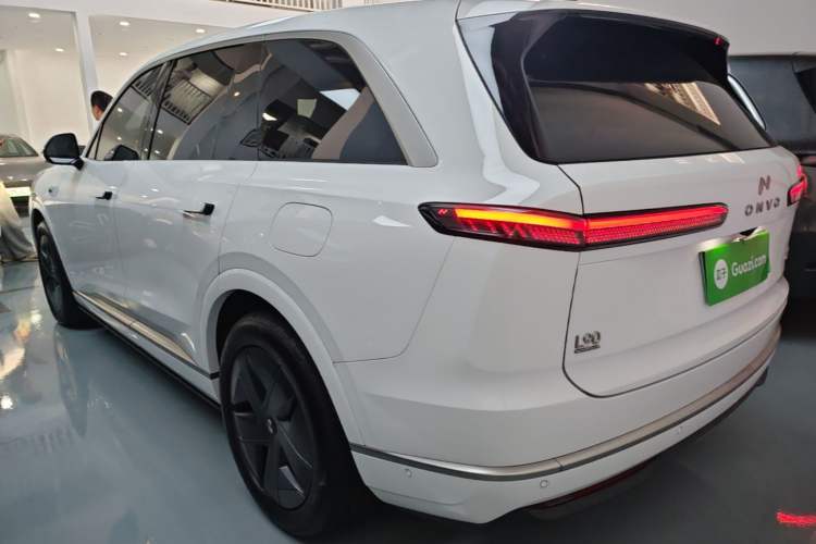 Used ONVO Luxeed L90 2025 Model—Max Six-Seater Version Rear Left 45 Deg