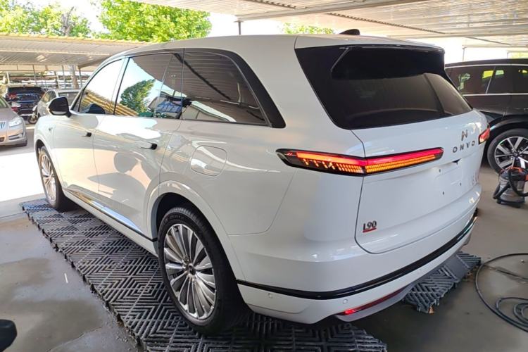 Used ONVO Luxeed L90 2025 Model—Ultra Six-Seater Version Rear Left 45 Deg