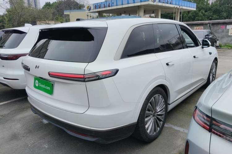 Used ONVO Luxeed L90 2025 Model—Max Six-Seater Version Rear Right 45 Deg