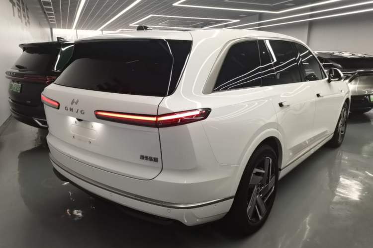 Used ONVO Luxeed L90 2025 Model—Max Six-Seater Version Rear Right 45 Deg