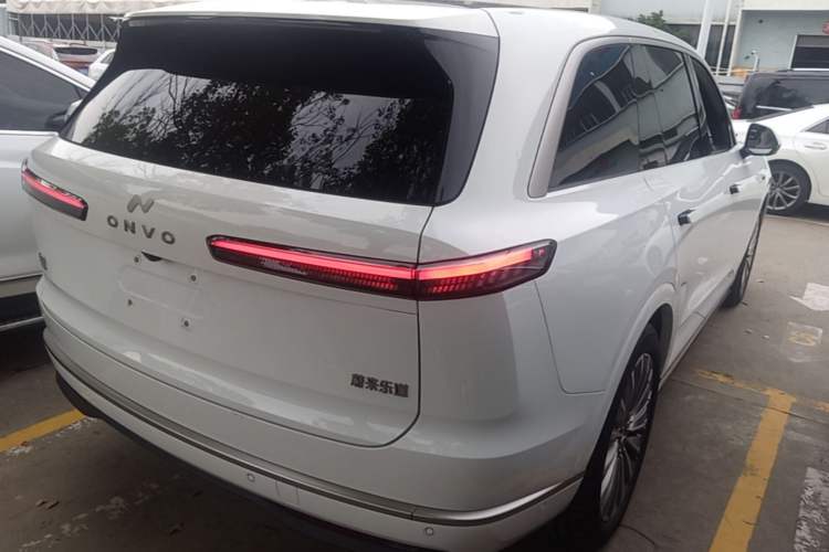 Used ONVO Luxeed L90 2025 Model—Max Six-Seater Version Rear Right 45 Deg