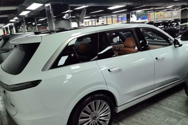Used ONVO Luxeed L90 2025 Model—Ultra Six-Seater Version Rear Right 45 Deg