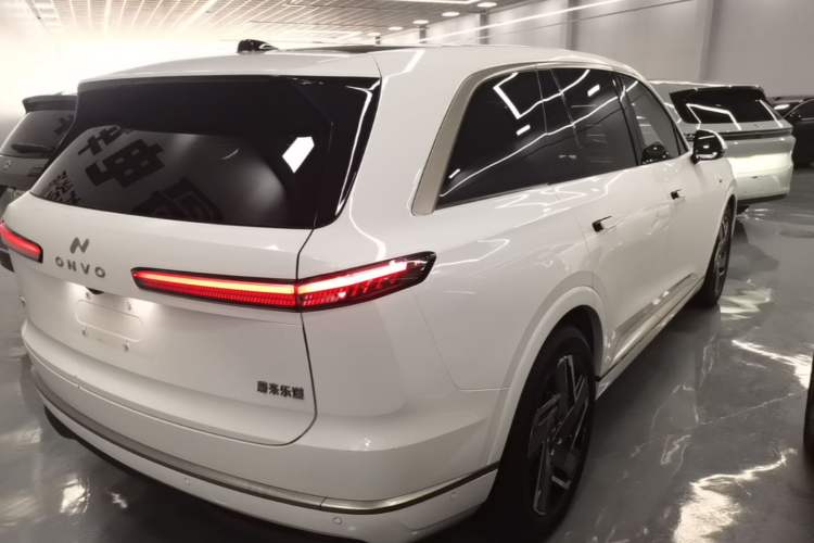 Used ONVO Luxeed L90 2025 Model—Max Six-Seater Version Rear Right 45 Deg