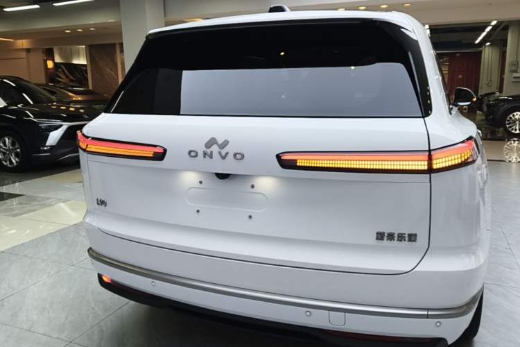 Used ONVO Luxeed L90 2025 Model—Max Six-Seater Version Rear