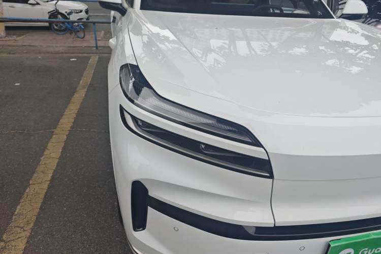 Used ONVO Luxeed L90 2025 Model—Ultra Six-Seater Version Right Front Headlight