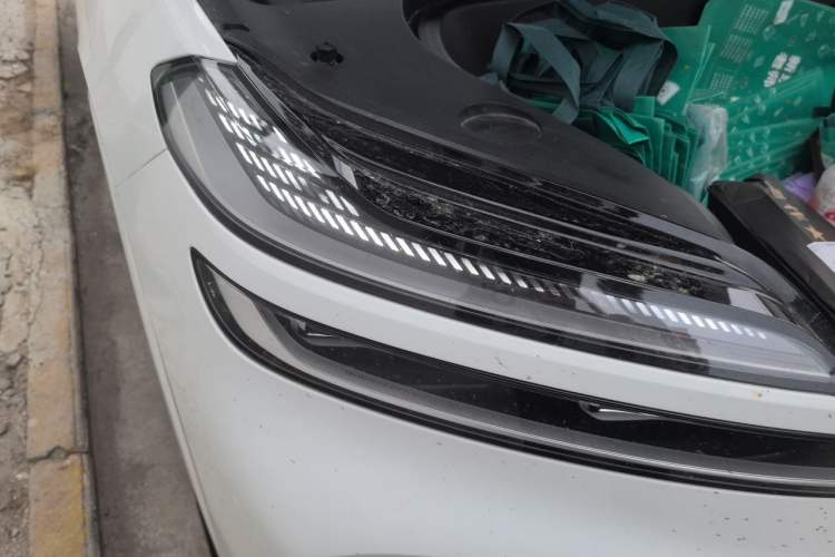 Used ONVO Luxeed L90 2025 Model—Max Six-Seater Version Right Front Headlight