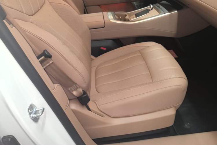 Used ONVO Luxeed L90 2025 Model—Ultra Six-Seater Version Right Front Seat