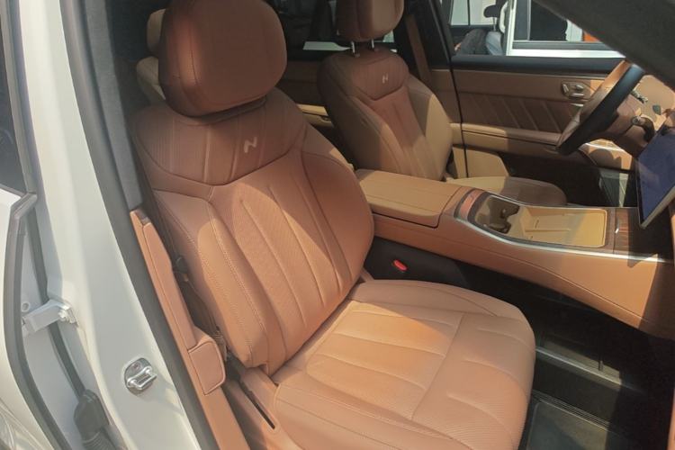 Used ONVO Luxeed L90 2025 Model—Ultra Six-Seater Version Right Front Seat