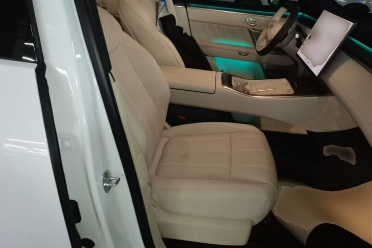 Used ONVO Luxeed L90 2025 Model—Max Six-Seater Version Right Front Seat