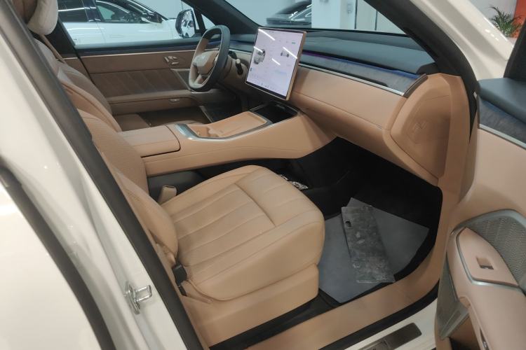 Used ONVO Luxeed L90 2025 Model—Max Six-Seater Version Right Front Seat