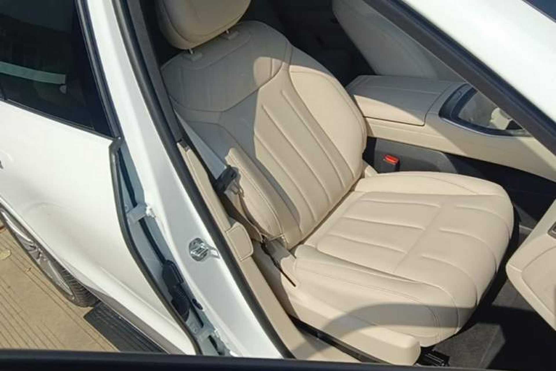 Used ONVO Luxeed L90 2025 Model—Ultra Six-Seater Version Right Front Seat