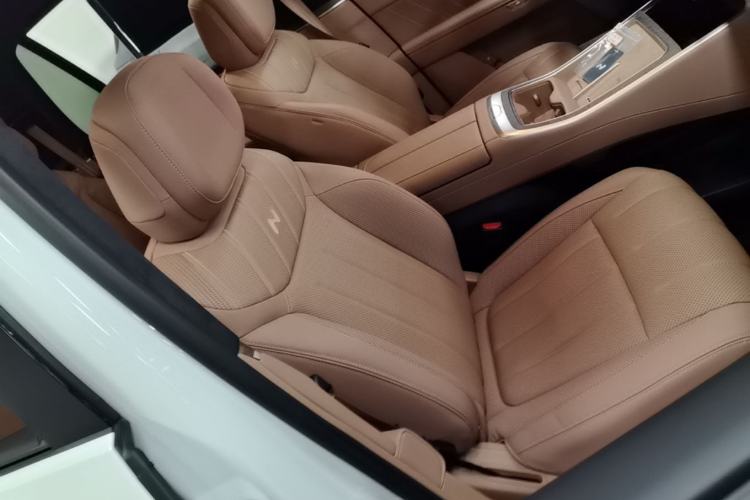 Used ONVO Luxeed L90 2025 Model—Ultra Six-Seater Version Right Front Seat