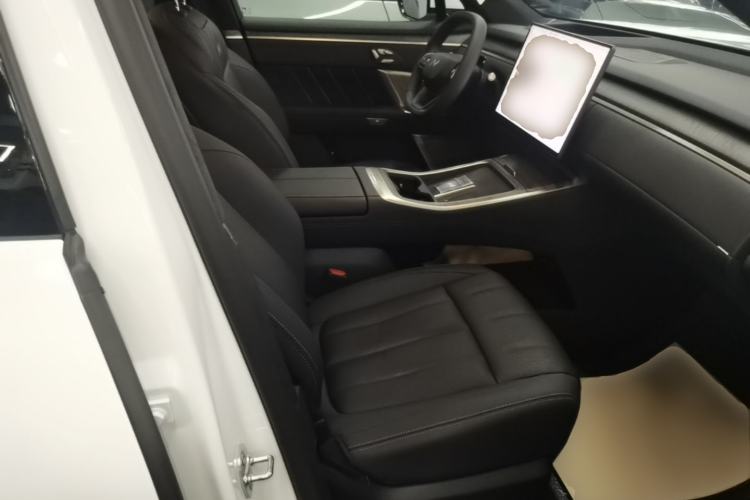 Used ONVO Luxeed L90 2025 Model—Max Six-Seater Version Right Front Seat