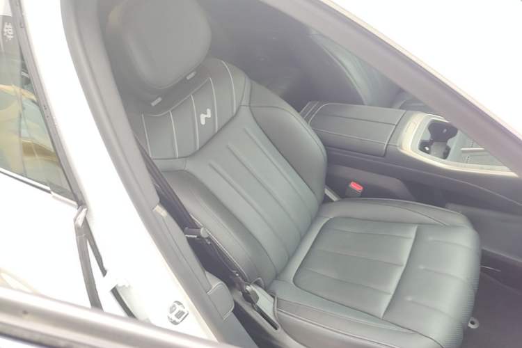 Used ONVO Luxeed L90 2025 Model Max Six-Seater 60-degree Battery Edition Right Front Seat