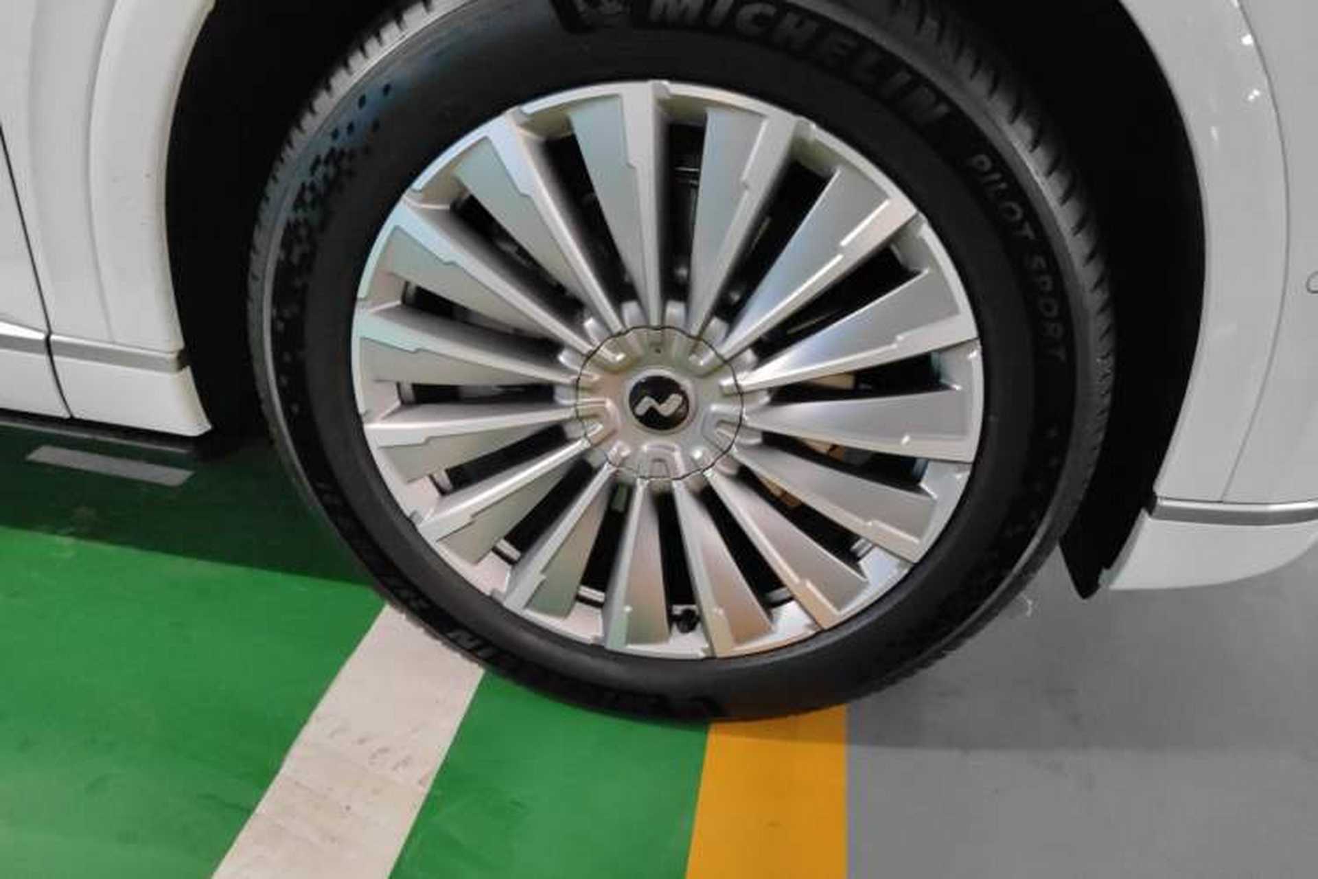 Used ONVO Luxeed L90 2025 Model—Ultra Six-Seater Version Right Front Wheel Hub