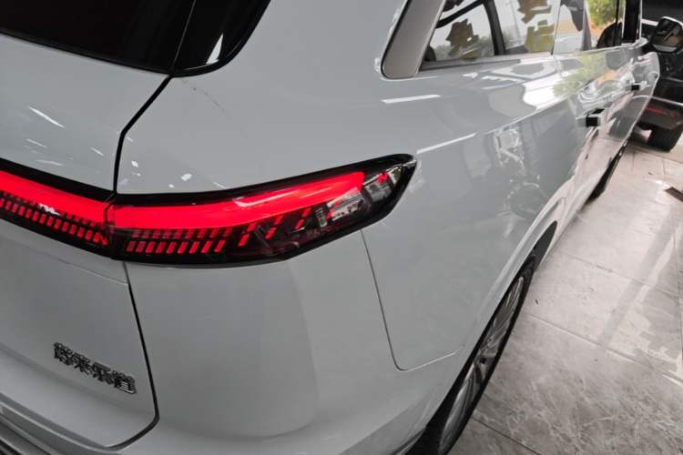 Used ONVO Luxeed L90 2025 Model—Ultra Six-Seater Version Right Rear Taillight