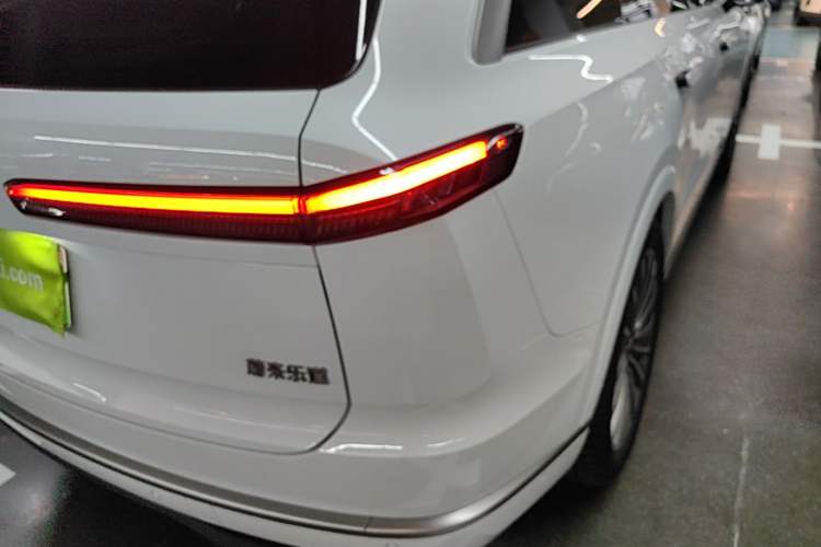 Used ONVO Luxeed L90 2025 Model—Ultra Six-Seater Version Right Rear Taillight