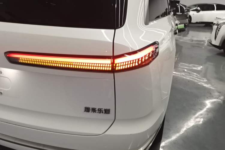 Used ONVO Luxeed L90 2025 Model—Max Six-Seater Version Right Rear Taillight