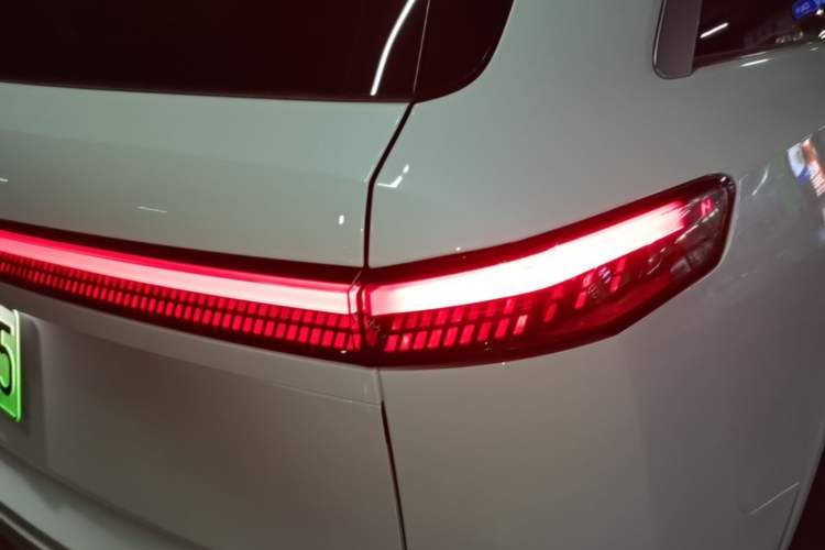 Used ONVO Luxeed L90 2025 Model—Max Six-Seater Version Right Rear Taillight