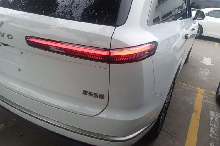 Used ONVO Luxeed L90 2025 Model—Max Six-Seater Version Right Rear Taillight