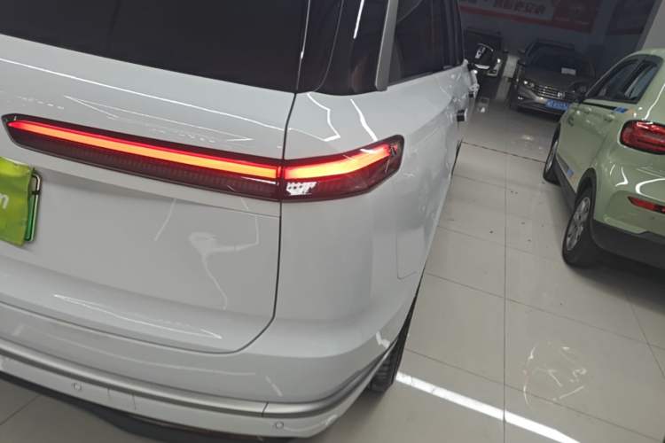 Used ONVO Luxeed L90 2025 Model—Max Seven-Seater Version Right Rear Taillight