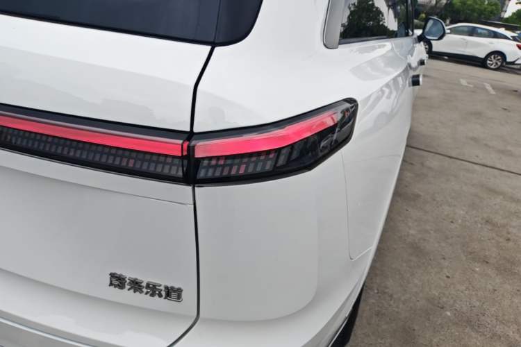 Used ONVO Luxeed L90 2025 Model—Ultra Six-Seater Version Right Rear Taillight