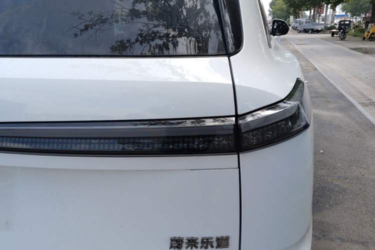 Used ONVO Luxeed L90 2025 Model—Max Six-Seater Version Right Rear Taillight