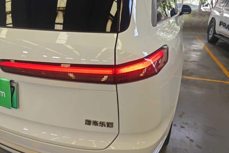Used ONVO Luxeed L90 2025 Model—Ultra Six-Seater Version Right Rear Taillight