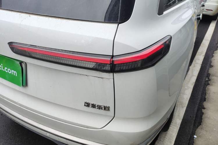 Used ONVO Luxeed L90 2025 Model Max Six-Seater 60-degree Battery Edition Right Rear Taillight