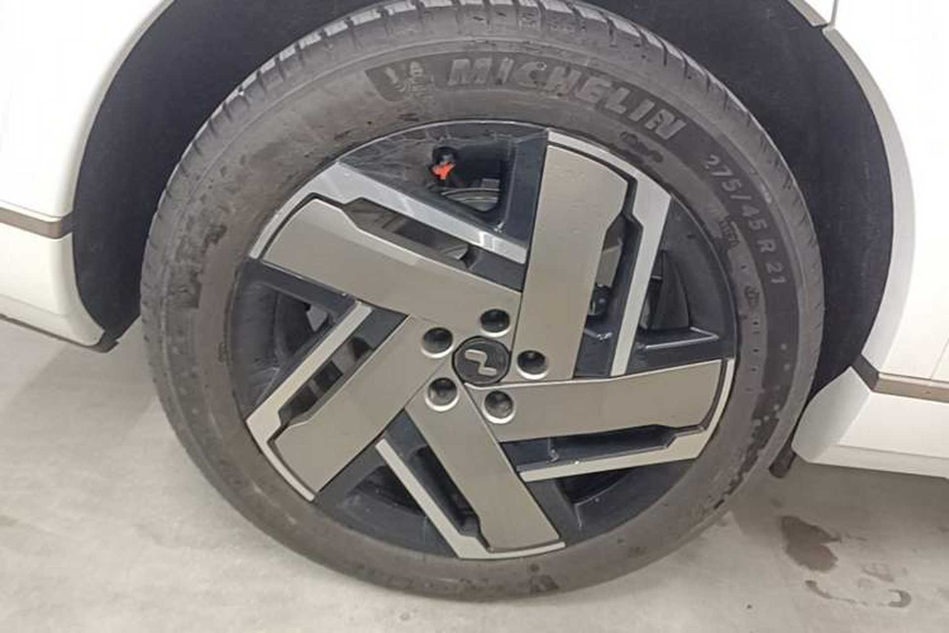 Used ONVO Luxeed L90 2025 Model—Ultra Six-Seater Version Right Rear Wheel Hub