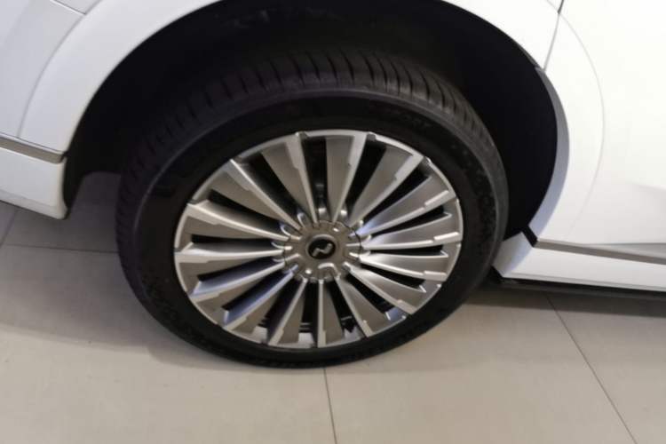 Used ONVO Luxeed L90 2025 Model Ultra Six-Seater 60-degree Battery Edition Right Rear Wheel Hub