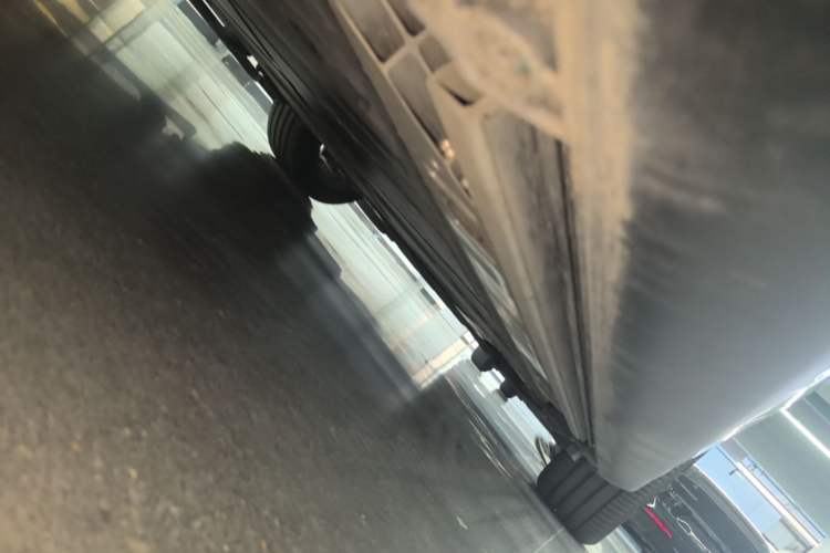 Used ONVO Luxeed L90 2025 Model—Ultra Six-Seater Version Right Side Sill