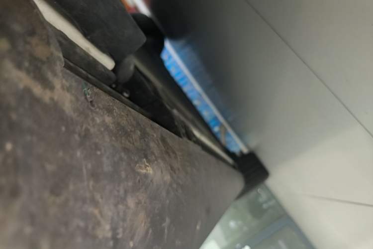 Used ONVO Luxeed L90 2025 Model—Ultra Six-Seater Version Right Side Sill