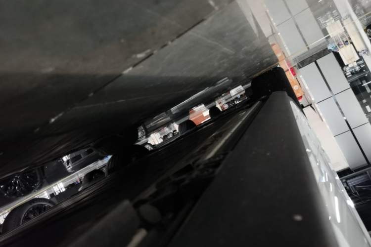 Used ONVO Luxeed L90 2025 Model Max Six-Seater 60-degree Battery Edition Right Side Sill