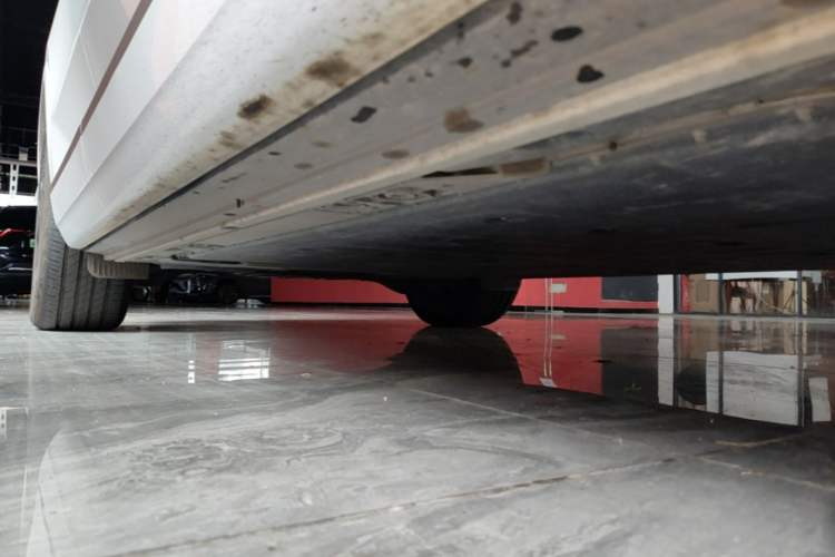 Used ONVO Luxeed L90 2025 Model—Max Six-Seater Version Right Side Sill
