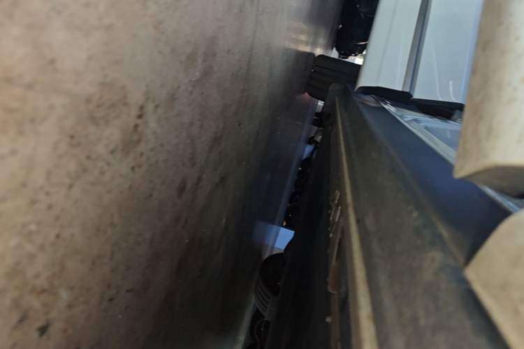 Used ONVO Luxeed L90 2025 Model—Max Six-Seater Version Right Side Sill