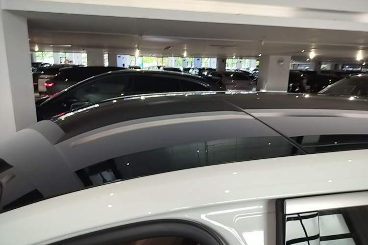 Used ONVO Luxeed L90 2025 Model—Max Six-Seater Version Roof