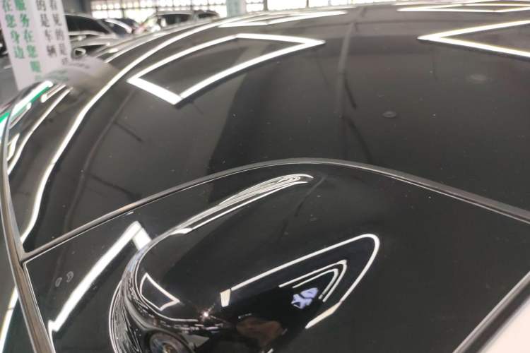 Used ONVO Luxeed L90 2025 Model—Ultra Six-Seater Version Roof