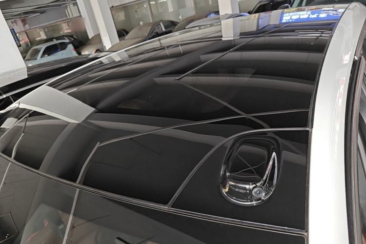 Used ONVO Luxeed L90 2025 Model—Max Six-Seater Version Roof